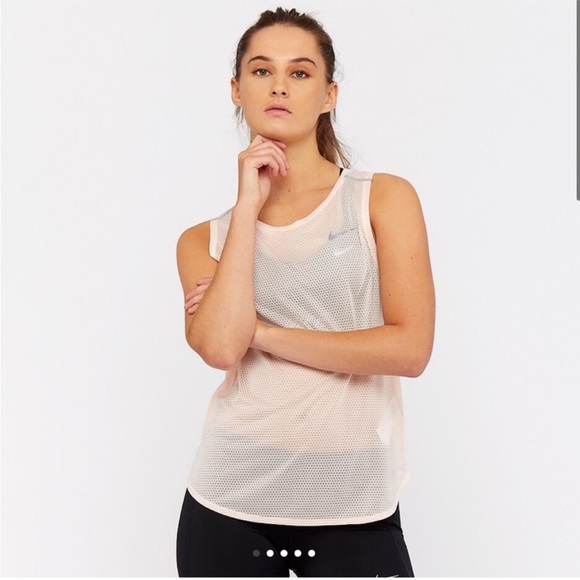 Nike Tops - Nike Women’s Pink Breathe Mesh Running Tank/Nike Victory Shape High Support Bra